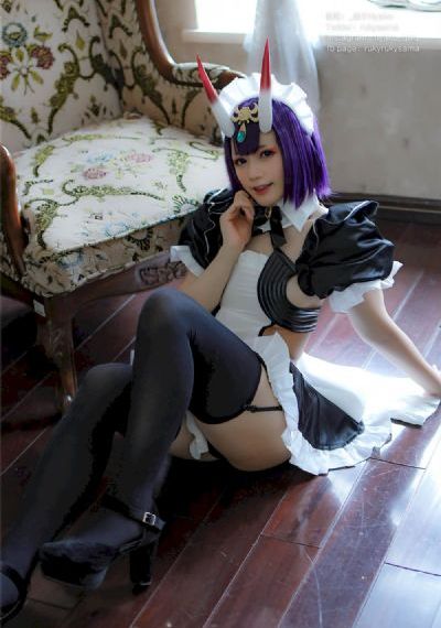 白衣校花与大长腿2