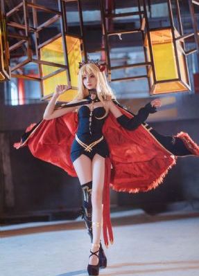 青岛打人路虎女司机身份曝光